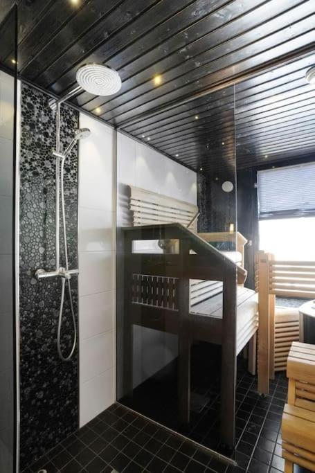Majestic Penthouse With Sauna & High-Speed Wi-Fi And Parking Рованіемі Екстер'єр фото